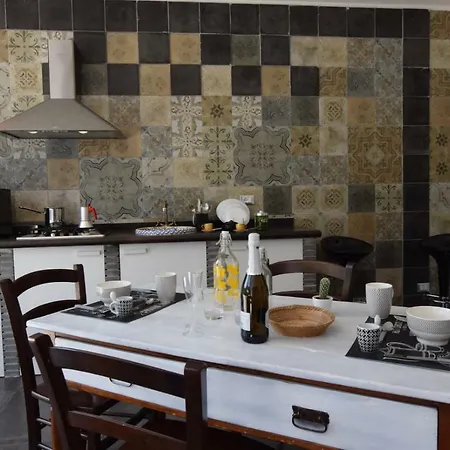 Casa Vacanze Irmino Garden Holiday home *